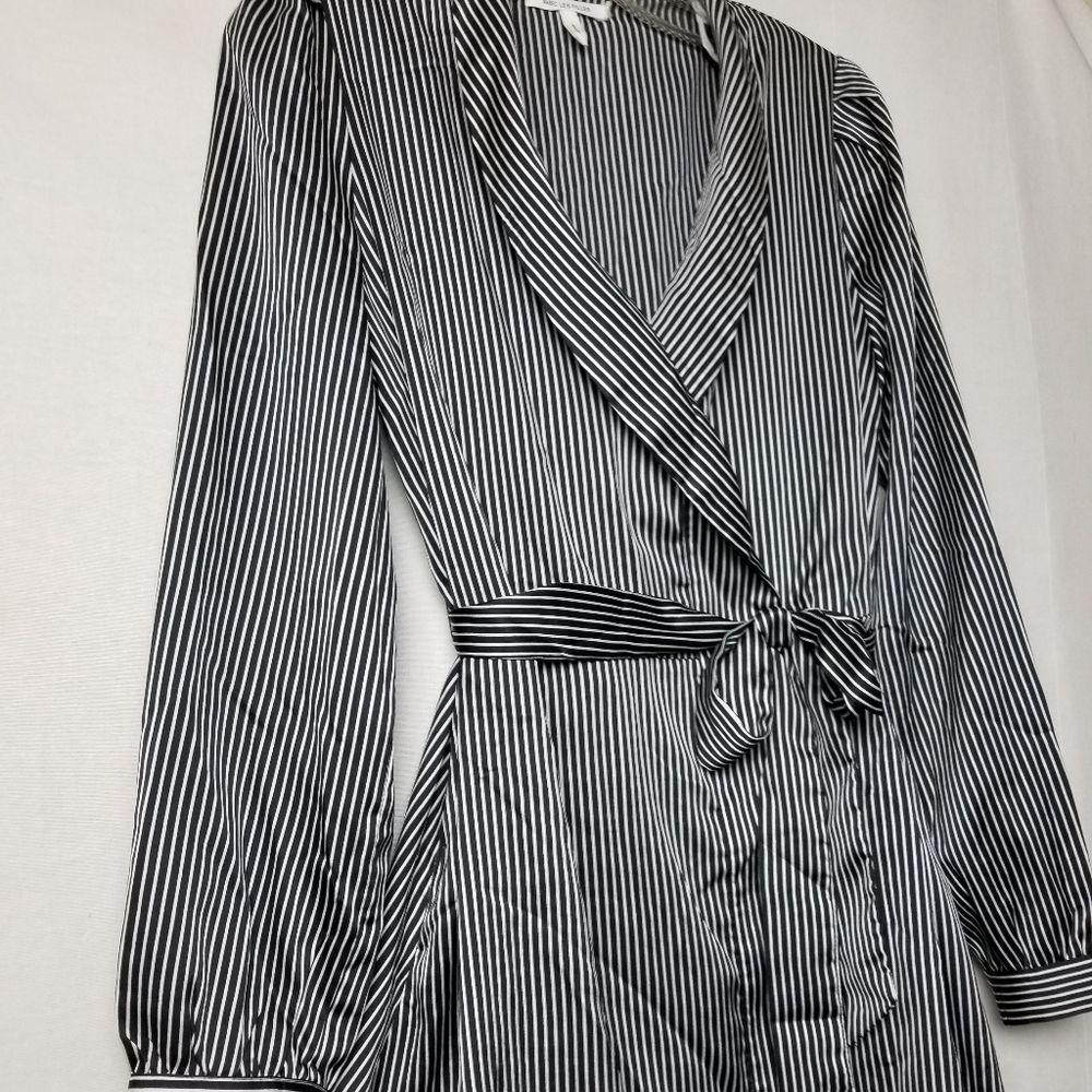 New Avec Les Filles Black Striped Wrap Dress Satin A-line Long Sleeve Sz Small - Picture 5 of 15
